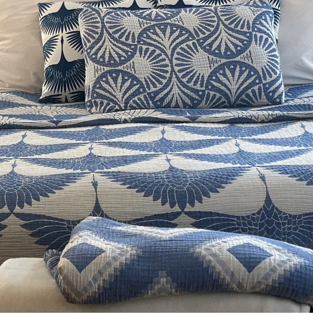 Modern Woven Birds in Flight Cranes Blue Gray KING Bedspread 2 Side FLiPSiDE NEW - Picture 2 of 16